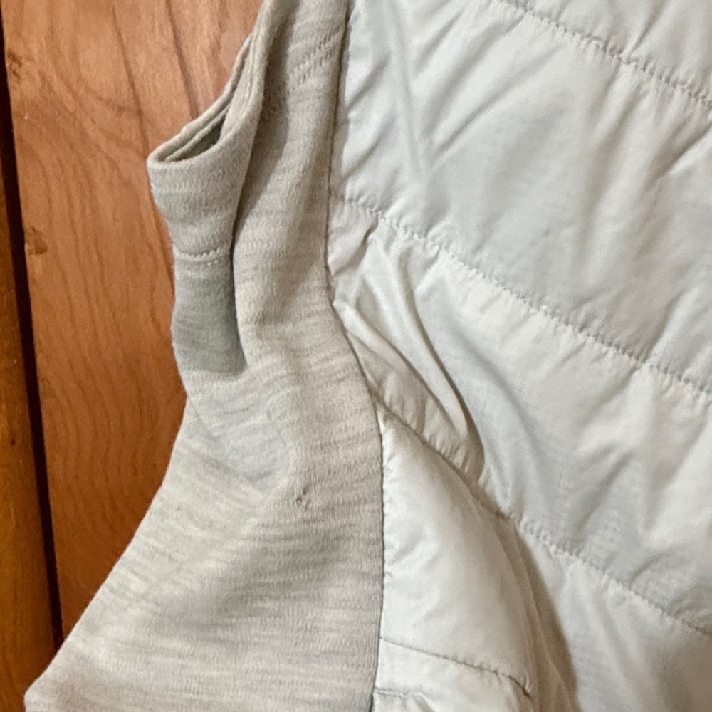 Smartwool women’s Gray Hooded Vest size xl - Picture 3 of 5